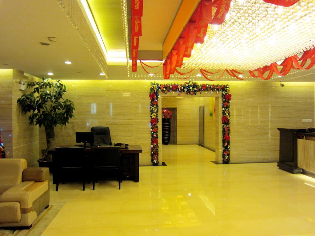 Shenzhen Luohu Railway Station Hotel - Commercial Building Exterior foto